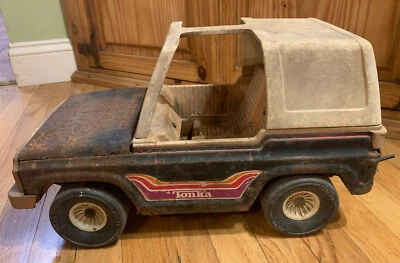 Camión negro Tonka Ford Bronco años 70 vintage tamaño GI Joe juguete oxidado acero prensado Foto 1 de 4