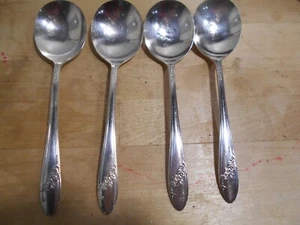4 Tudor Teller 1946 QUEEN BESS Muster rund Gumbo Suppenlöffel Oneida 8111 - Bild 1 von 3