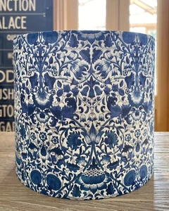 NEU LAMPENSCHIRM LICHTSCHIRM HANDGEFERTIGT IN LIBERTY DRUCK BAUMWOLLE 'LODDEN' LAMPE DECKE - Bild 1 von 7