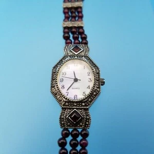 Avon Ladies Watch Silver Tone Clasp 136 - Picture 1 of 6