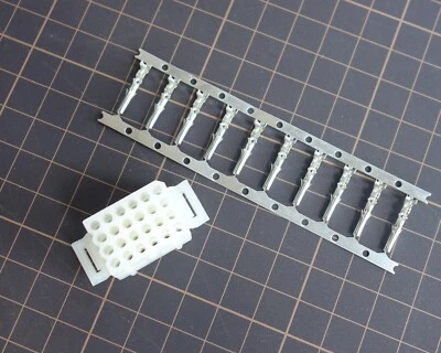 Connettore telaio Icom 24 pin per AT100 AT500 IC 701 720 730 740 745 751 IC-2KL - Immagine 1 di 2