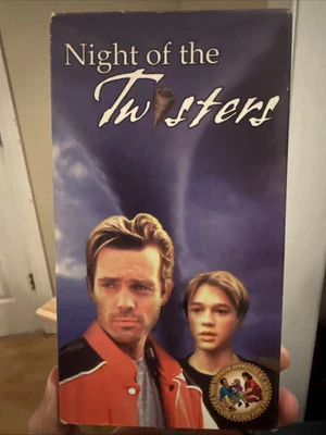 Night Of The Twisters 1996 VHS Rare Feature Films For Families NON RENTAL  Foto 1 de 3