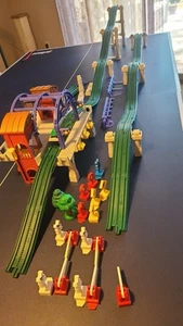 Geo Track Grand Central Station and miscellaneous track & Train Free Shipping $$ - Picture 1 of 5