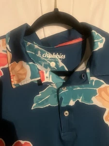 Polo de playa Chubbies The Weekend Has Arreg grande floral tropical Resort para hombre - Imagen 1 de 8