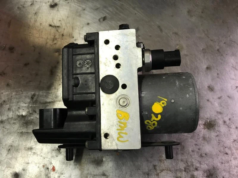 2002-2005 BMW 745i 745Li 760i 760Li ABS Pump Assembly OEM - Image 1 of 4