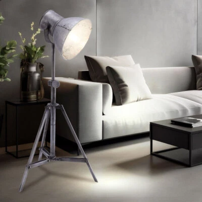 Lampada Da Terra Con Tre Piedi Altezza Regolabile Industriale H 88 Cm - Immagine 1 di 4