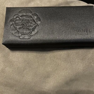Chanel Beaute Box Black Satin Raised Flower Magnetic Case For Makeup W/logo - Picture 1 of 16