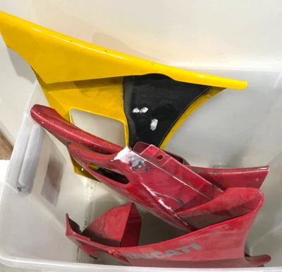 Carenados superiores e inferiores lado derecho Ducati 916 996 748 4801039.1A Hecho en Italia Foto 1 de 4