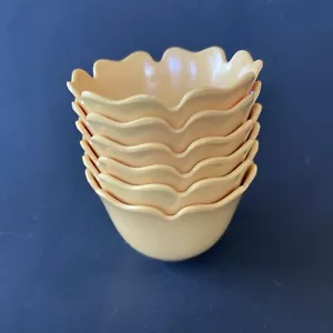 Better Homes & Garden Scalloped Melamine Bowl Scallop Vintage Yellow Color - Picture 1 of 7