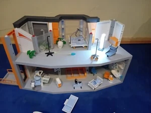 Playmobil Krankenhaus mit Zubehör City Action - Bild 1 von 7