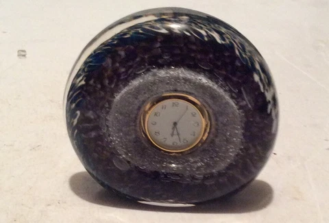 QUARTZ PURPLE BUBBLE GLASS DESK CLOCK Cover
