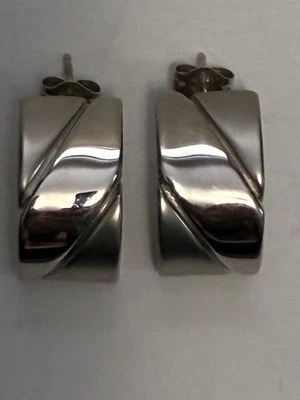 Pendientes JTL Post Back de oro blanco macizo de 14k firmados con medio aro 2,3 gramos Foto 1 de 4