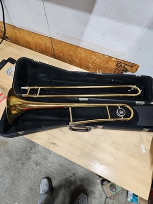 King 606 Trombone with hard case and mouthpiece. Made in USA - Image 1 of 4