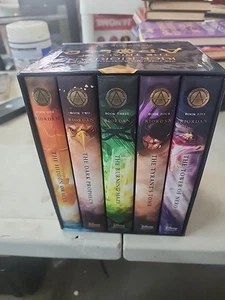 Trials of Apollo, 5 Book Hardcover Boxed Set by Rick Riordan - Imagen 1 de 6