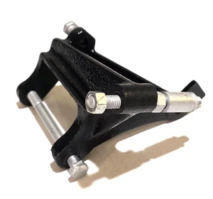 1976-1982 C3 Corvette OEM Air Conditioning A/C Compressor Lower Bracket A1+ - Picture 1 of 5