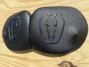 Cubiertas de torre de puntal personalizadas para Ford Mustang 2024+ (DARK HORSE) azul brasa - Imagen 1 de 9