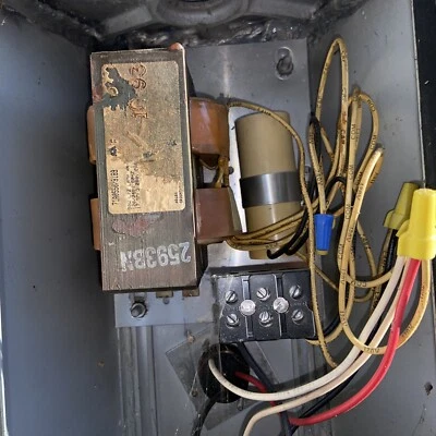 Low Pressure Sodium Ballast For 90w SOX LPS 71A0550- No Lamp Socket - Image 1 of 4