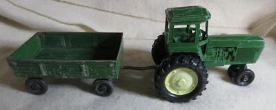 Tractor y vagón Ertl John Deere 4230 4430 Barge Box vagón EE. UU. 4630 de colección Foto 1 de 4