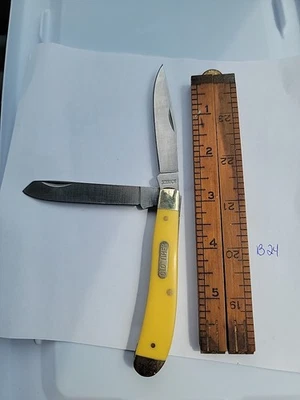 Schrade Old Timer Trapper  940TY Yellow Delrin Handle  - Image 1 of 4