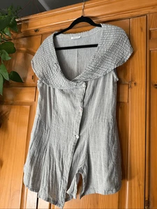 Top con botones asimétricos de lino azul plátano con cuello acolchado hecho en Australia S - Imagen 1 de 11