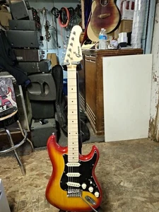 GROOVE STRAT-SIERRA SUNBURST-EXCEPTIONAL-BUNDLE-THE ONLY U.S. DEALER-BONUS - Picture 1 of 6