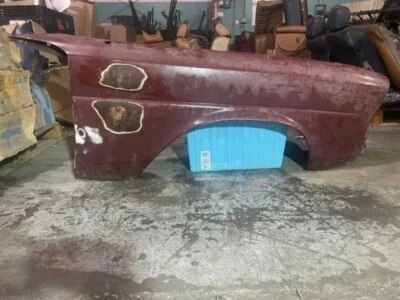 MERCEDES BENZ W108 W109 300SEL280SEL250S 前乘客挡泥板 红色 1088800618 — 第 1/4 张图片