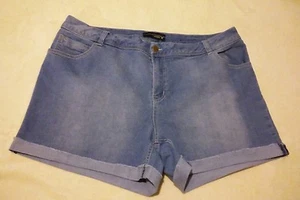 VENEZIA Womens Jeans Shorts 24W Plus Size Denim Blue Cuffed Stretch Light Wash - Picture 1 of 3
