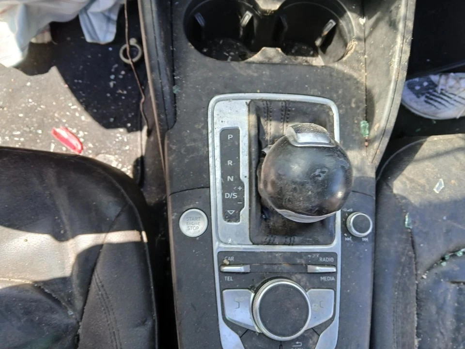 A3 奥迪 2017 变速器换档 1356266 — 第 1/1 张图片