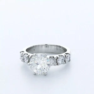 Anello di fidanzamento pietra laterale platino massiccio 4,55 CT diamante tondo coltivato in laboratorio F SI1 - Foto 1 di 5