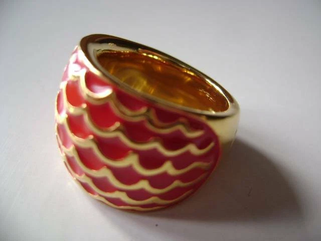 Anillo firmado JUST CAVALLI esmalte rojo garra o cuerno nuevo sin etiquetas raro Foto 1 de 1