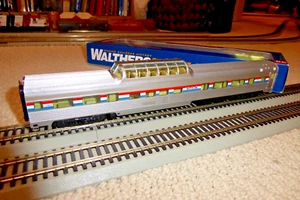 Walthers Mainline 85' Budd Dome Coach Amtrak Phase III - Bild 1 von 7