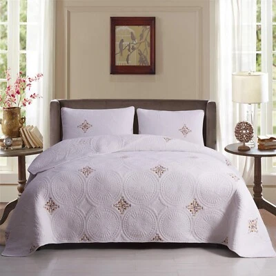 Classic Medallion 100% Cotton 3-Piece Quilt Set - Image 1 of 4