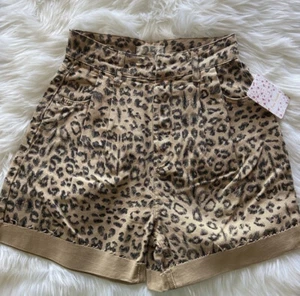 Free People Cheetah Print Cut- Off Shorts - DOGTOWN - NWT Size 25 - Picture 1 of 6