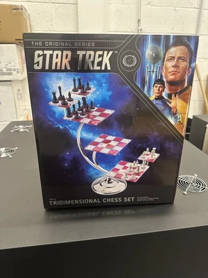 Star Trek Tri-Dimensional Chess Set The Noble Collection - Image 1 of 4