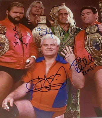 4 póster firmado por HORSEMAN, Ric Flair, Arn Anderson +, Aew, WCW, WWE Foto 1 de 2