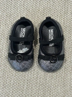 NOVO Sapato Deslumbrante Michael Kors Baby LILO Preto Prata Tamanho 1 - Imagem 1 de 4