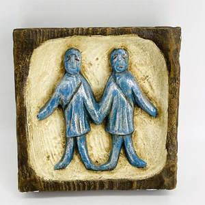 VINTAGE SQUARE 3D LOVE FRIENDSHIP COUPLE WALL OR FREE STANDING PLAQUE HOME DECOR - Picture 1 of 11