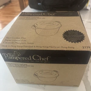 New Pampered Chef Rice Cooker Plus Microwave Steamer 3 Qt Locking Lid #2779 - Picture 1 of 10