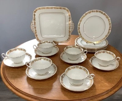 JUEGO DE 19 piezas de porcelana de hueso Wedgwood Gold Whitehall - W4001 Foto 1 de 4