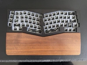 Sneakbox AVA Keyboard bundle - Picture 1 of 7