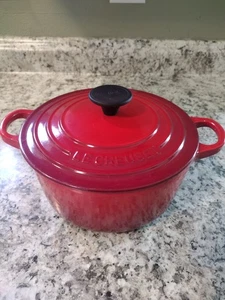 LE CREUSET #18 Enamel Cast Iron 2 Qt. Dutch Oven Pot & Lid Red Vintage - Picture 1 of 19