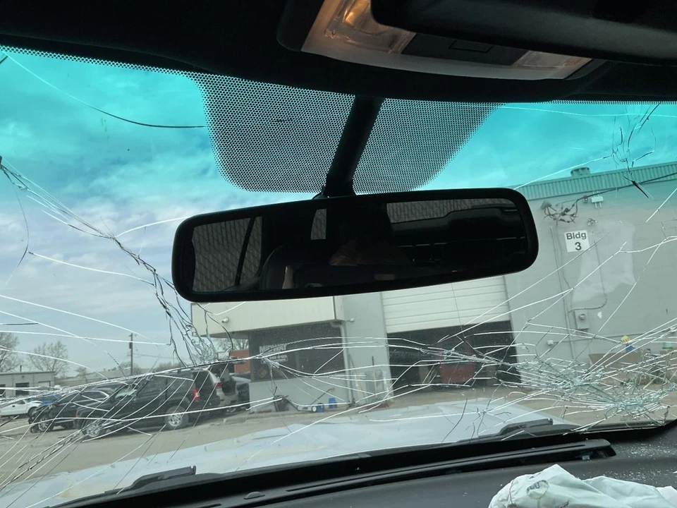 Rear View Mirror Automatic Dimming Fits 17-19 FORD E350 VAN 4953998 - Image 1 of 1