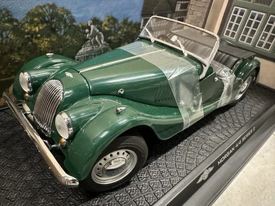 NIB Kyosho 1:18 Morgan 4/4 Series II British Racing Green Rare #08111G - Image 1 of 4
