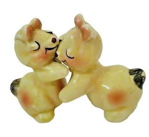 Vintage Van Tellingen BUNNY HUG Salt & Pepper Shakers Huggers Hugging Bunnies - Picture 1 of 6