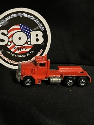 Peterbilt 1979 rojo fundido a presión Hot Wheels Blackwalls en muy buen estado Foto 1 de 4