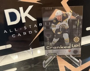 2023-24 PLATAFORMA SUPERIOR SYNERGY DAVID PASTRNAK MANIVELA ROJO INSERTO PARALELO/849 - Imagen 1 de 4