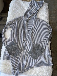 Abercrombie Kids Girls Sz. 10 Hooded Striped Wrap Sweater. Fantastic Item - Picture 1 of 12