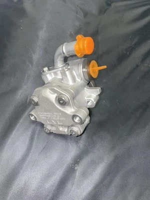 Pompe de Direction Assistée Volkswagen / Crafter : 2E0422155B - Photo 1/3