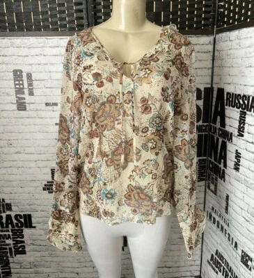 Top informal de manga larga con escote floral beige seda 12 Foto 1 de 4