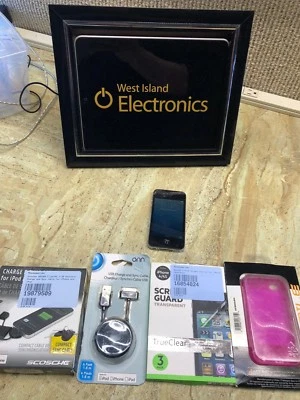 Apple iPhone 4 - 16GB - Black (Rogers Wireless) A1332 (GSM) (CA)~BONUSES  - Image 1 of 4